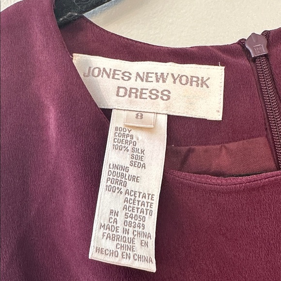 Jones New York 100% Silk Dress size 8 Maroon - Picture 4 of 10